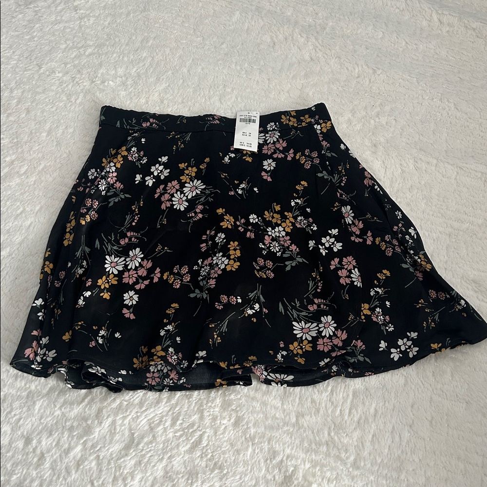 Abercrombie Kids Floral Skort - Black and Pink size 15/16